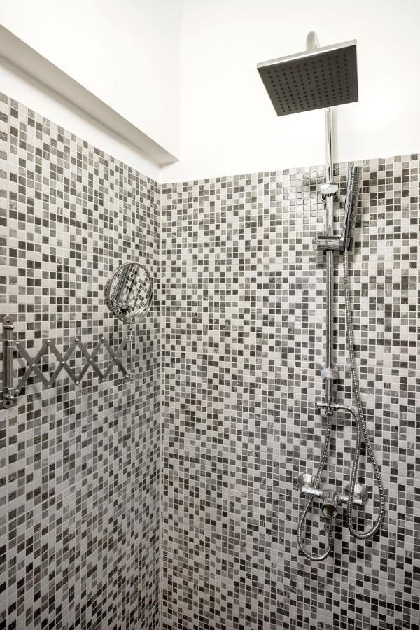 Charming Downtown Hideaway Steps From New York Cafe! Apartment Budapest Bagian luar foto